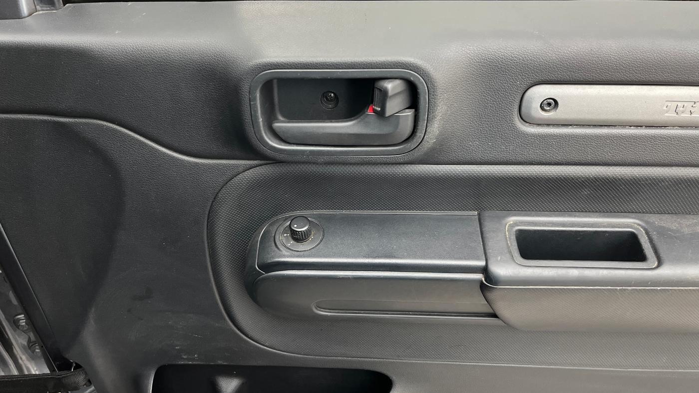 2022 Mahindra Thar LX D AT 4WD HT, Diesel, Automatic, 58,783 km, Driver Side Door Panels Control