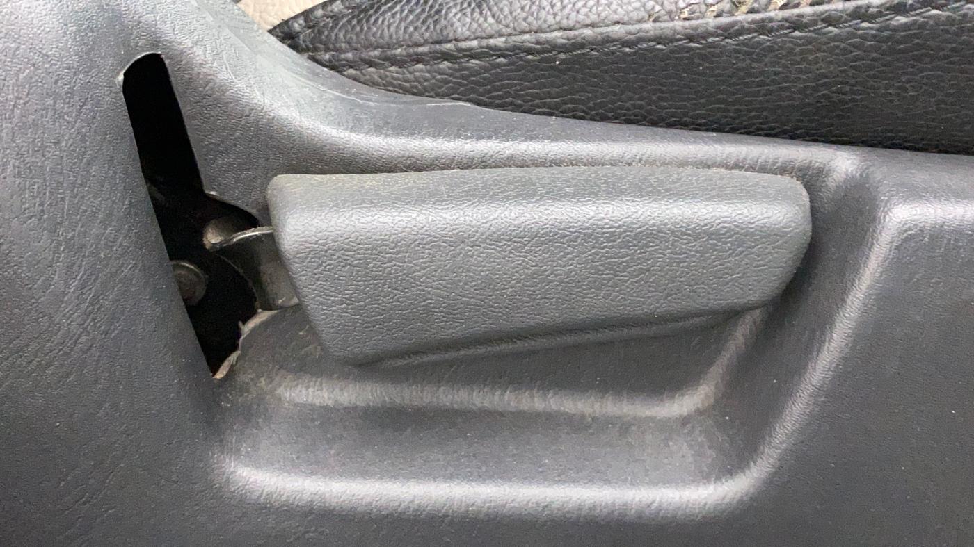 2015 Maruti Alto K10 VXI, Petrol, Manual, 1,09,944 km, Driver Side Adjustment Panel