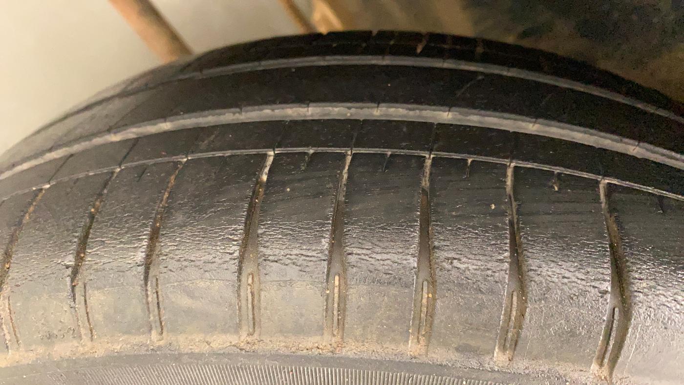 2015 Maruti Alto K10 VXI, Petrol, Manual, 1,09,944 km, Left Front Tyre Tread