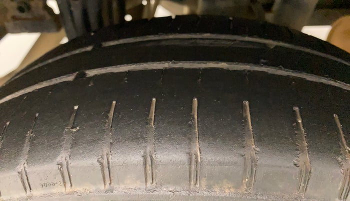 2015 Maruti Alto K10 VXI, Petrol, Manual, 1,09,944 km, Right Rear Tyre Tread