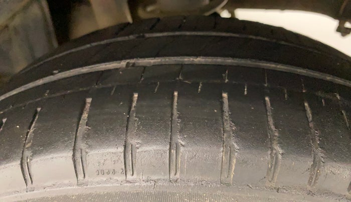 2015 Maruti Alto K10 VXI, Petrol, Manual, 1,09,944 km, Left Rear Tyre Tread