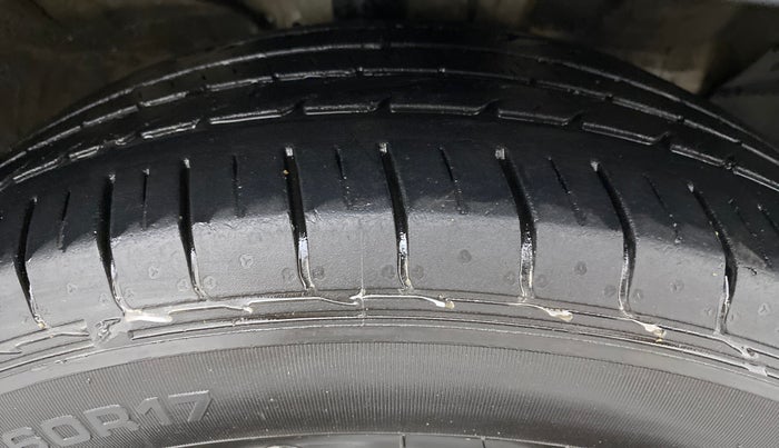 2019 KIA SELTOS HTX AT PETROL, Petrol, Automatic, 58,737 km, Right Front Tyre Tread