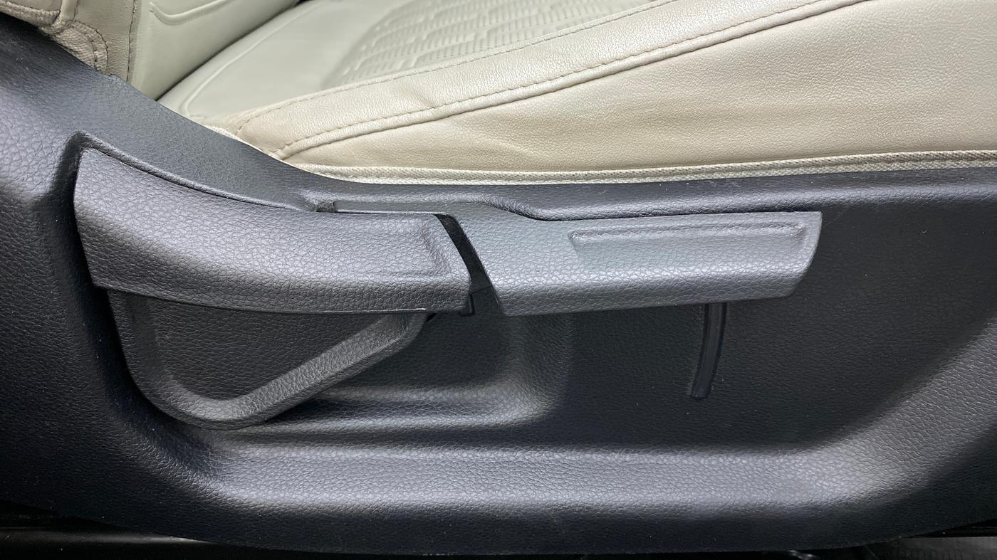 2019 KIA SELTOS HTX AT PETROL, Petrol, Automatic, 58,737 km, Driver Side Adjustment Panel