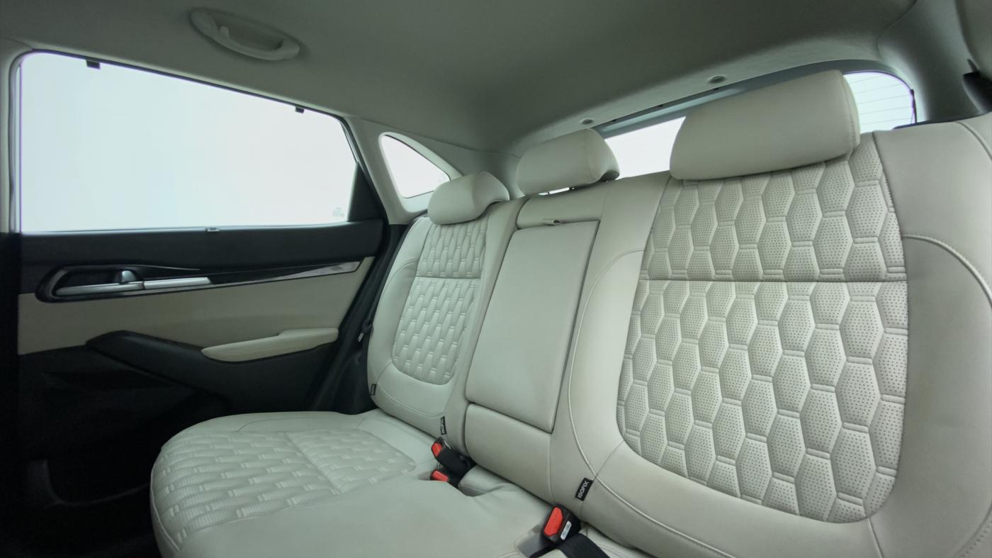 2019 KIA SELTOS HTX AT PETROL, Petrol, Automatic, 58,737 km, Right Side Rear Door Cabin