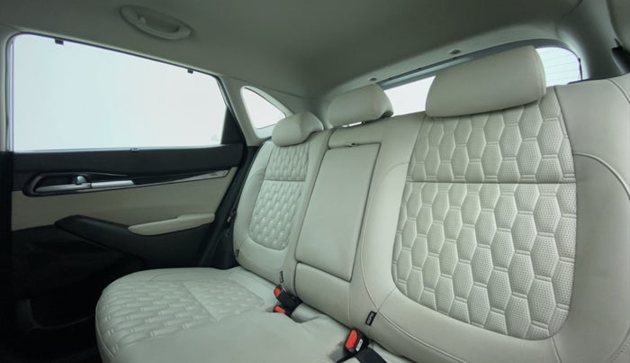 2019 KIA SELTOS HTX AT PETROL, Petrol, Automatic, 58,737 km, Right Side Rear Door Cabin
