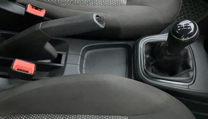 2019 Volkswagen Ameo TRENDLINE 1.0L, CNG, Manual, 84,609 km, Gear Lever