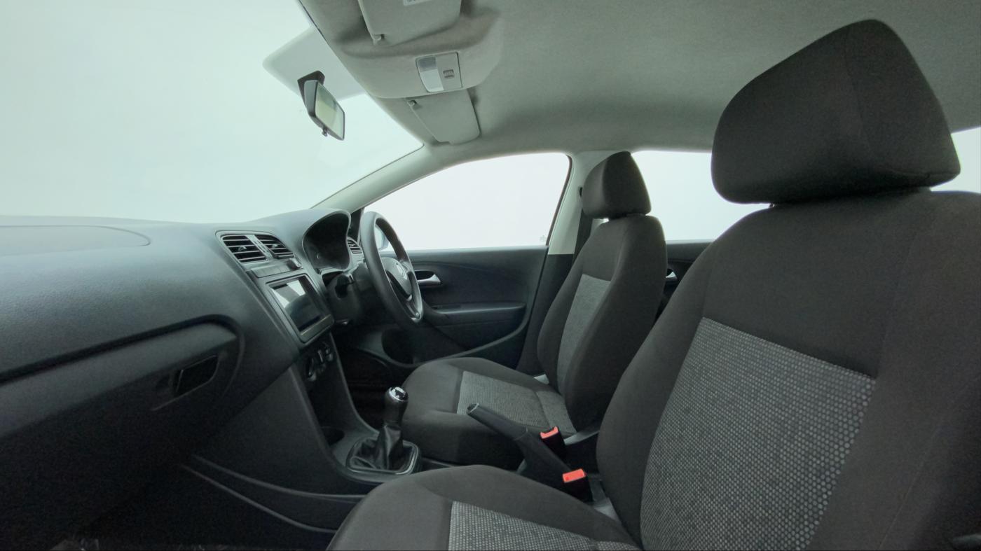 2019 Volkswagen Ameo TRENDLINE 1.0L, CNG, Manual, 84,609 km, Right Side Front Door Cabin