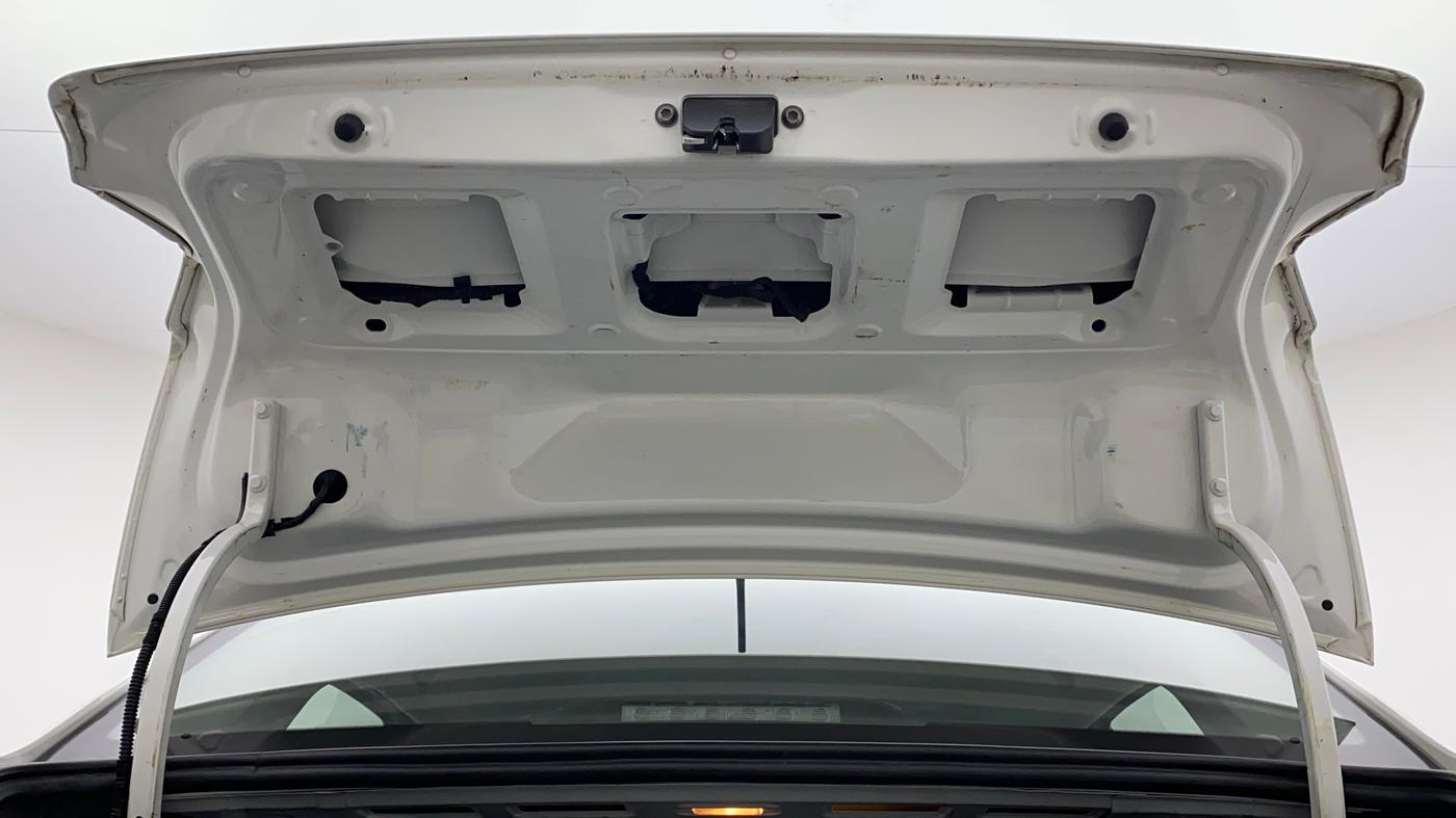 2019 Volkswagen Ameo TRENDLINE 1.0L, CNG, Manual, 84,609 km, Boot Door Open