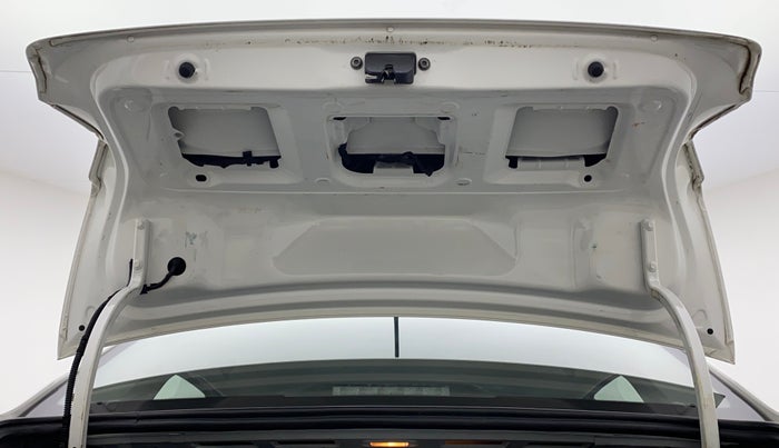 2019 Volkswagen Ameo TRENDLINE 1.0L, CNG, Manual, 84,609 km, Boot Door Open