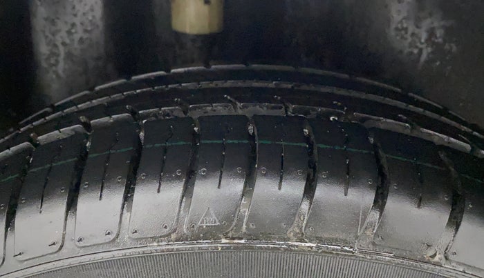 2019 Volkswagen Ameo TRENDLINE 1.0L, CNG, Manual, 84,609 km, Right Rear Tyre Tread