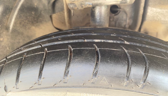 2016 Tata Tiago XM PETROL, Petrol, Manual, 55,611 km, Right Front Tyre Tread