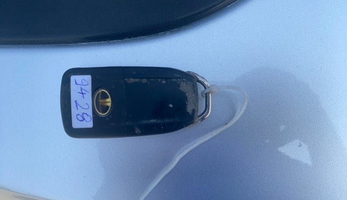 2016 Tata Tiago XM PETROL, Petrol, Manual, 55,611 km, Key Close Up