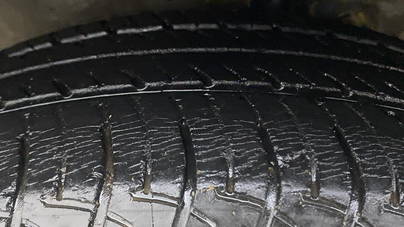 2015 Maruti Celerio ZXI, Petrol, Manual, 26,395 km, Left Front Tyre Tread