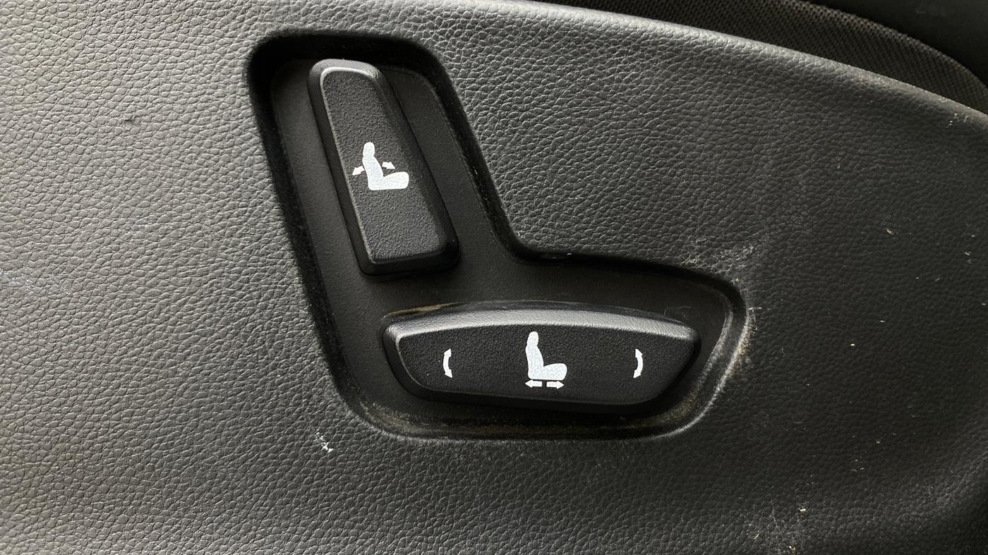 2022 MG HECTOR SHARP 1.5 PETROL CVT, Petrol, Automatic, 40,968 km, Driver Side Adjustment Panel