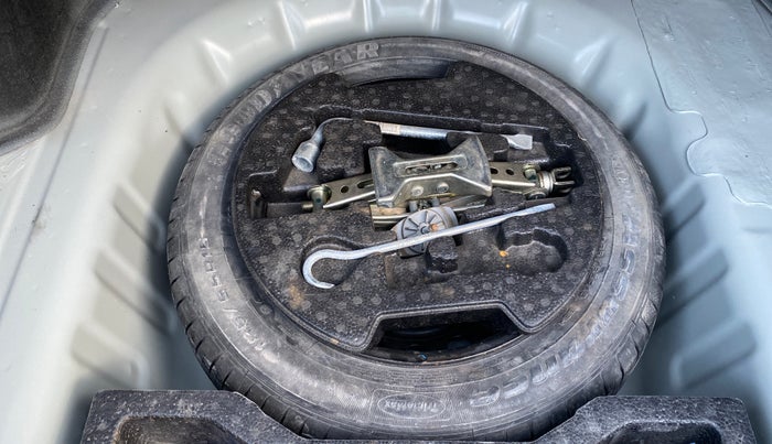 2016 Maruti Ciaz VXI+, Petrol, Manual, 1,06,270 km, Spare Tyre