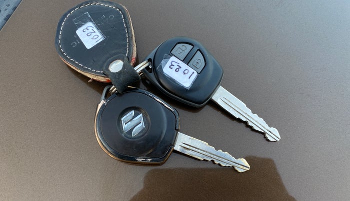 2016 Maruti Ciaz VXI+, Petrol, Manual, 1,06,270 km, Key Close Up