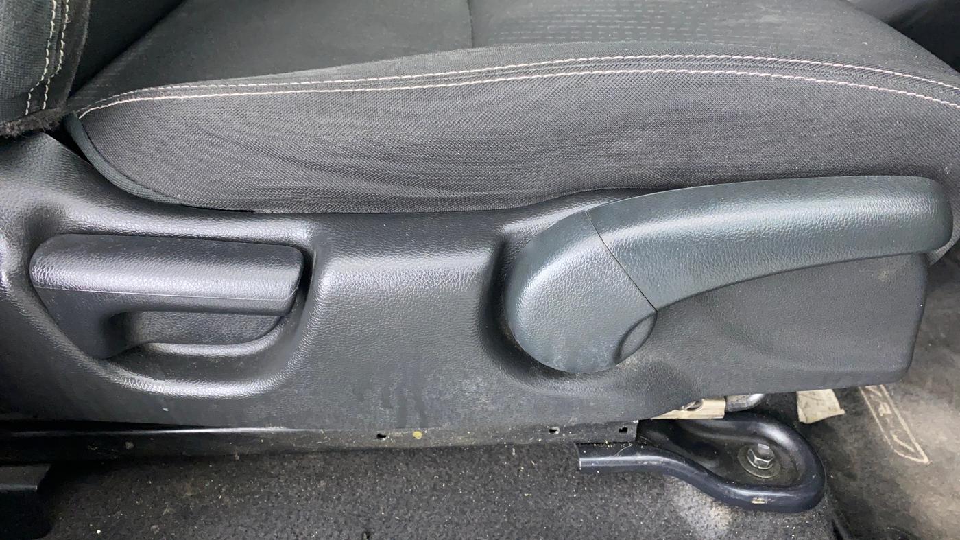 2018 Honda WR-V 1.5 i-DTEC VX MT, Diesel, Manual, 64,774 km, Driver Side Adjustment Panel