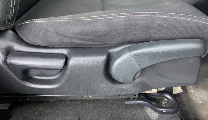 2018 Honda WR-V 1.5 i-DTEC VX MT, Diesel, Manual, 64,774 km, Driver Side Adjustment Panel
