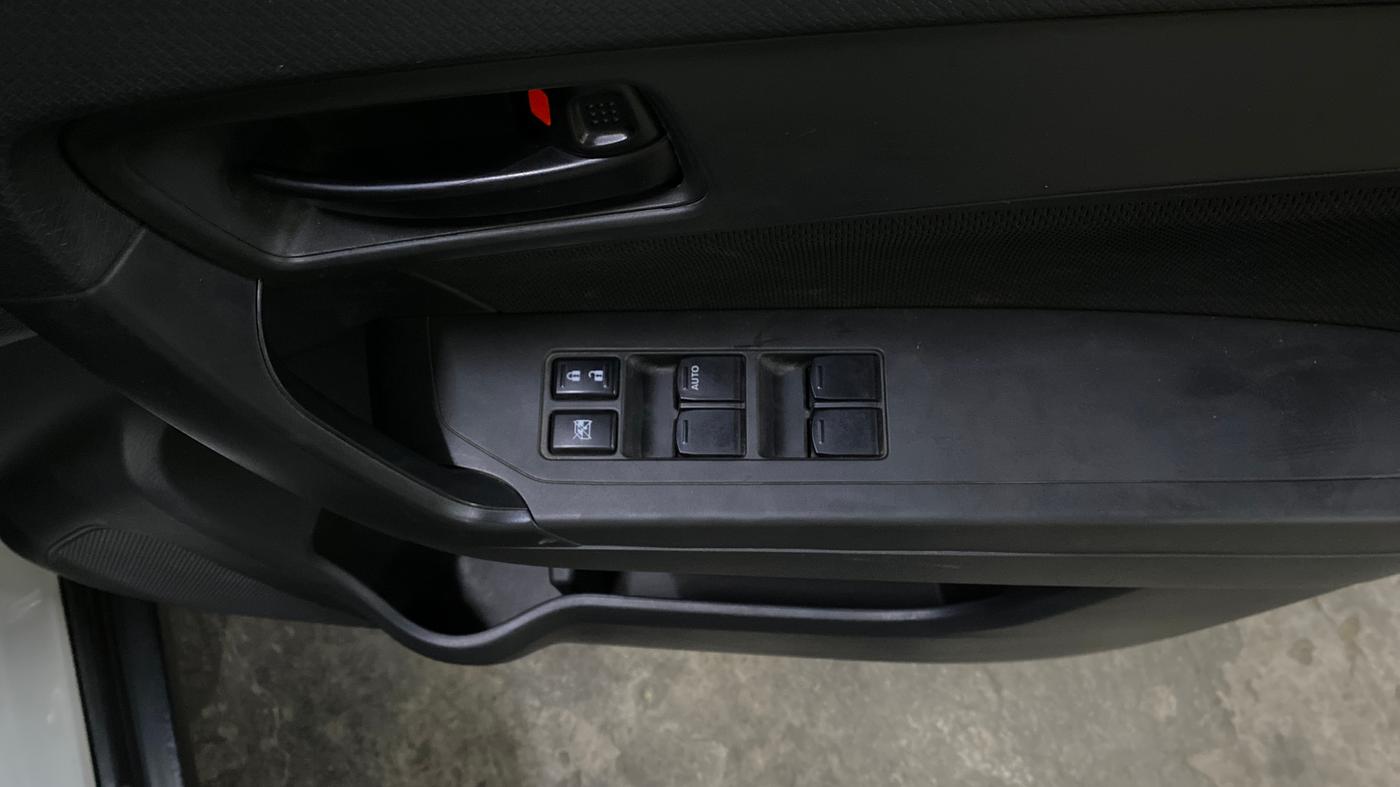 2017 Maruti Vitara Brezza VDI (O), Diesel, Manual, 48,368 km, Driver Side Door Panels Control