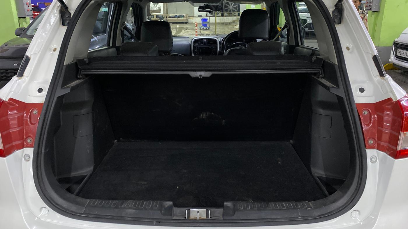 2017 Maruti Vitara Brezza VDI (O), Diesel, Manual, 48,368 km, Boot Inside