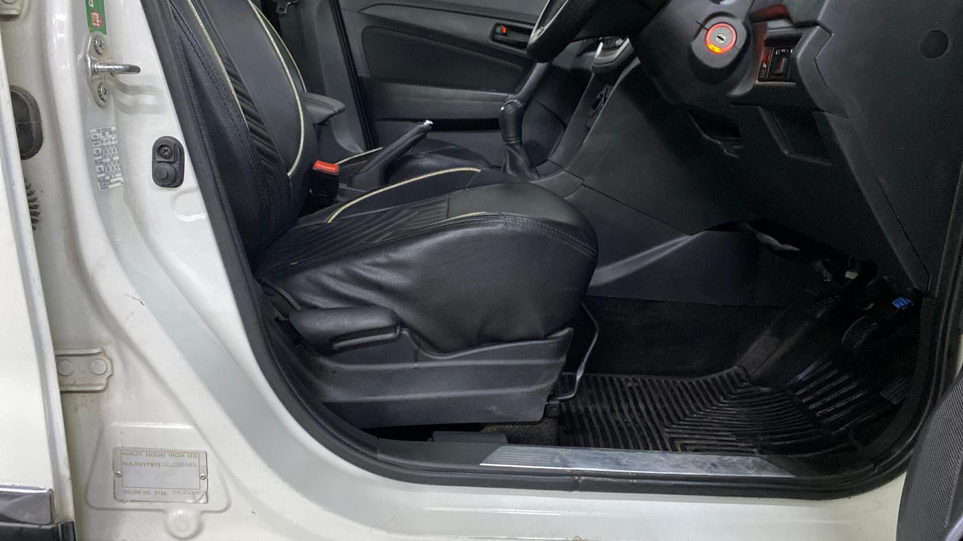 2017 Maruti Vitara Brezza VDI (O), Diesel, Manual, 48,368 km, Driver Side Adjustment Panel