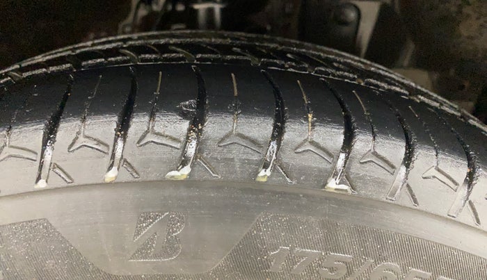 2016 Honda City 1.5L I-DTEC VX, Diesel, Manual, 1,20,005 km, Right Front Tyre Tread