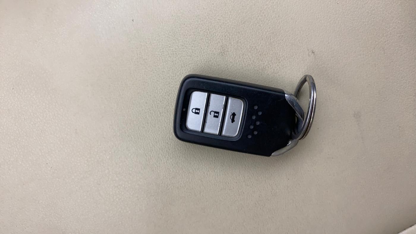 2016 Honda City 1.5L I-DTEC VX, Diesel, Manual, 1,20,307 km, Key Close Up