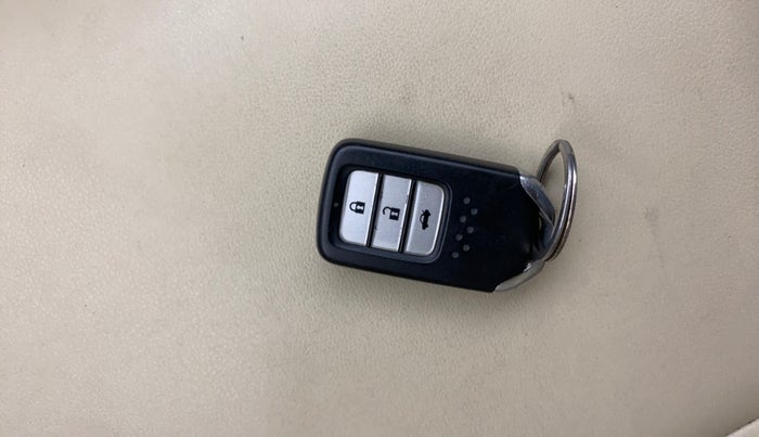 2016 Honda City 1.5L I-DTEC VX, Diesel, Manual, 1,20,005 km, Key Close Up