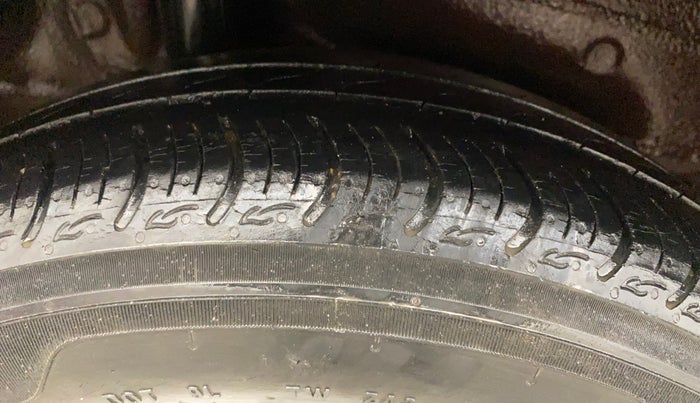 2016 Honda City 1.5L I-DTEC VX, Diesel, Manual, 1,20,005 km, Right Rear Tyre Tread