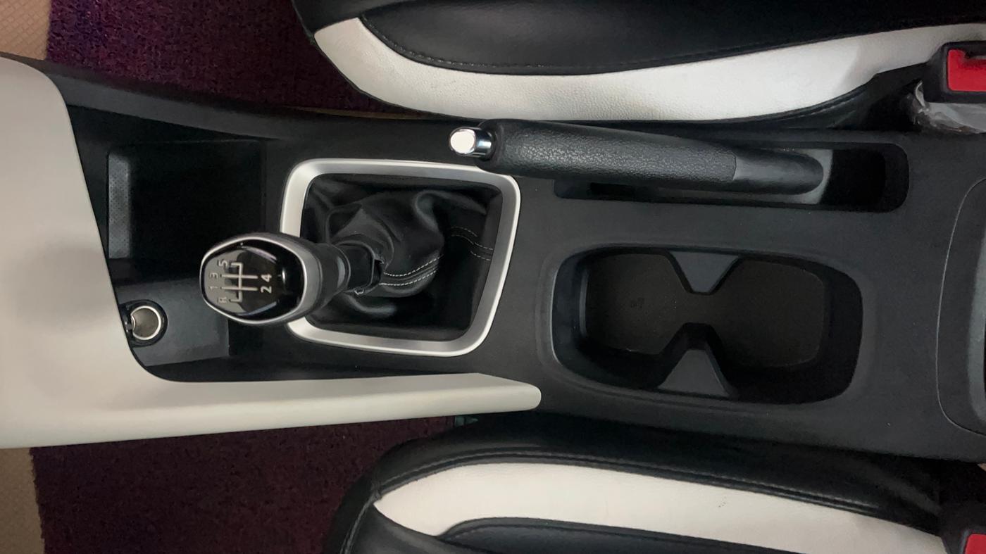 2021 Nissan MAGNITE XL, Petrol, Manual, 9,973 km, Gear Lever