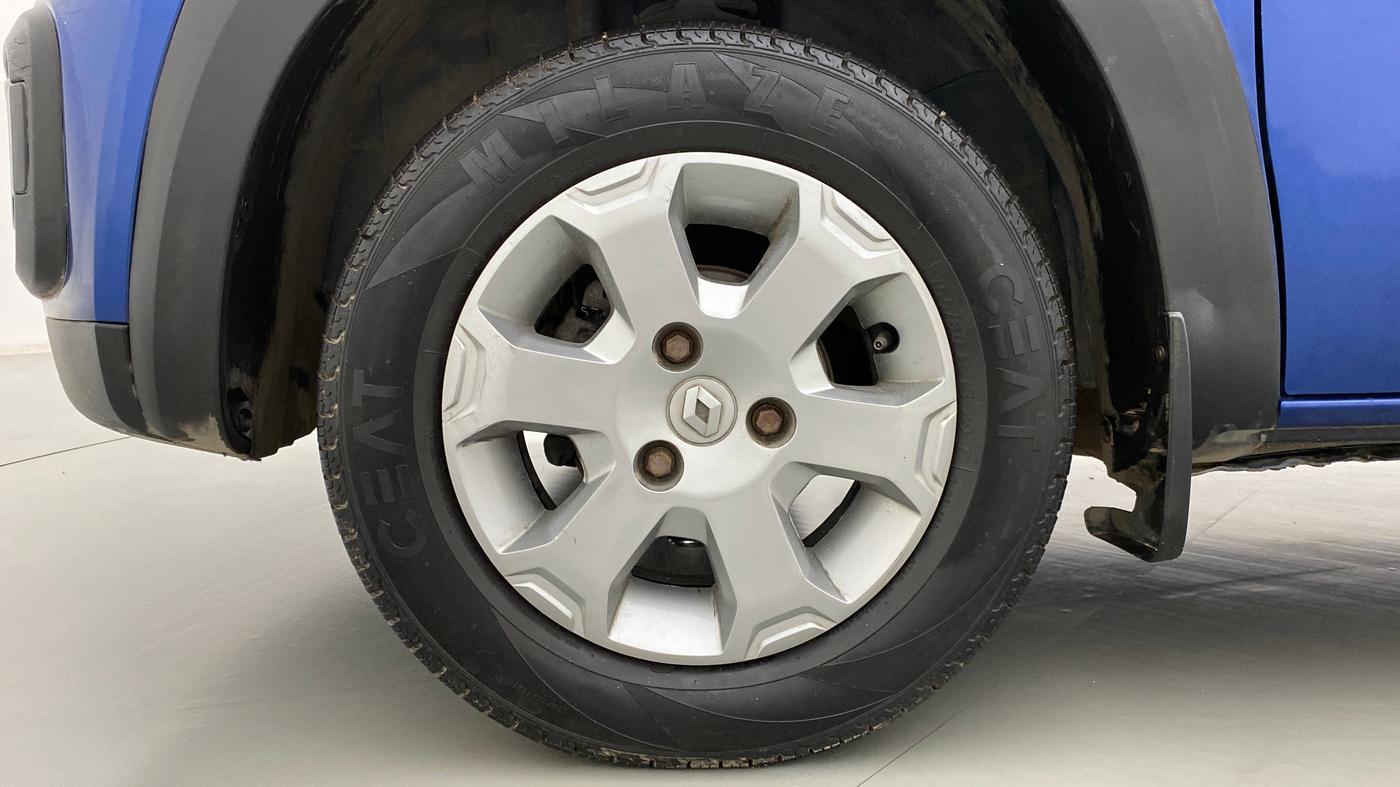 2017 Renault Kwid CLIMBER 1.0, Petrol, Manual, 33,111 km, Left Front Wheel