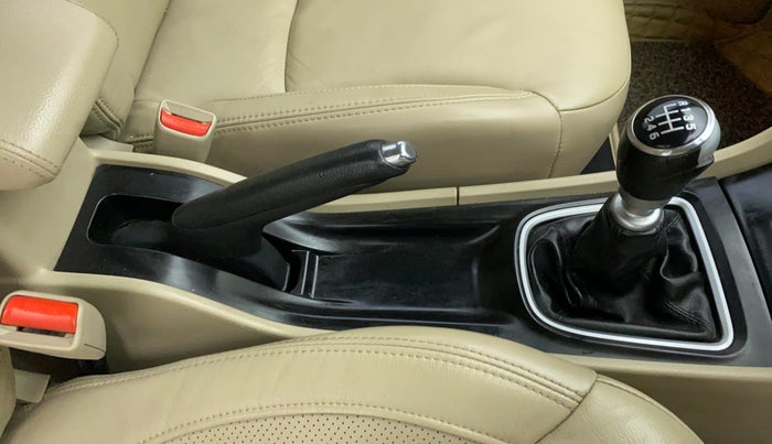 2019 Maruti Ciaz Alpha 1.5 Diesel, Diesel, Manual, 60,812 km, Gear Lever