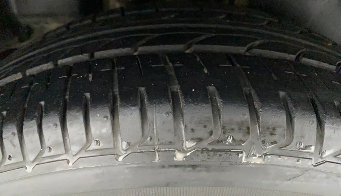 2019 Maruti Ciaz Alpha 1.5 Diesel, Diesel, Manual, 60,812 km, Right Rear Tyre Tread