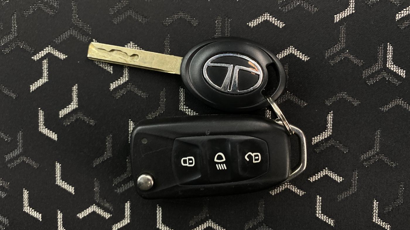 2022 Tata Tiago XZA PLUS PETROL, Petrol, Automatic, 37,767 km, Key Close Up