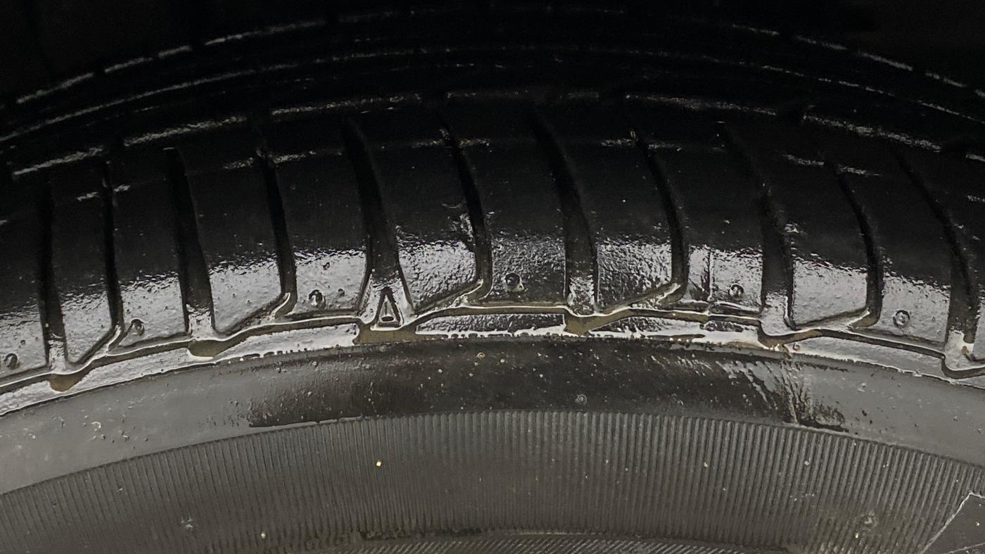 2022 Tata Tiago XZA PLUS PETROL, Petrol, Automatic, 37,767 km, Right Front Tyre Tread