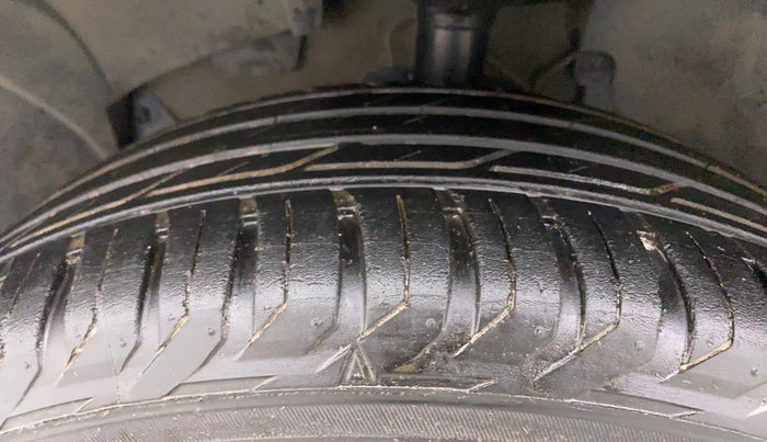 2015 Nissan Terrano XL D PLUS, Diesel, Manual, 77,666 km, Left Front Tyre Tread