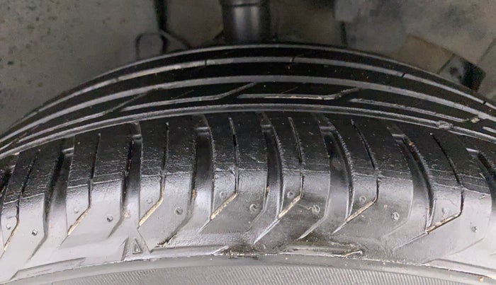 2015 Nissan Terrano XL D PLUS, Diesel, Manual, 77,666 km, Right Front Tyre Tread