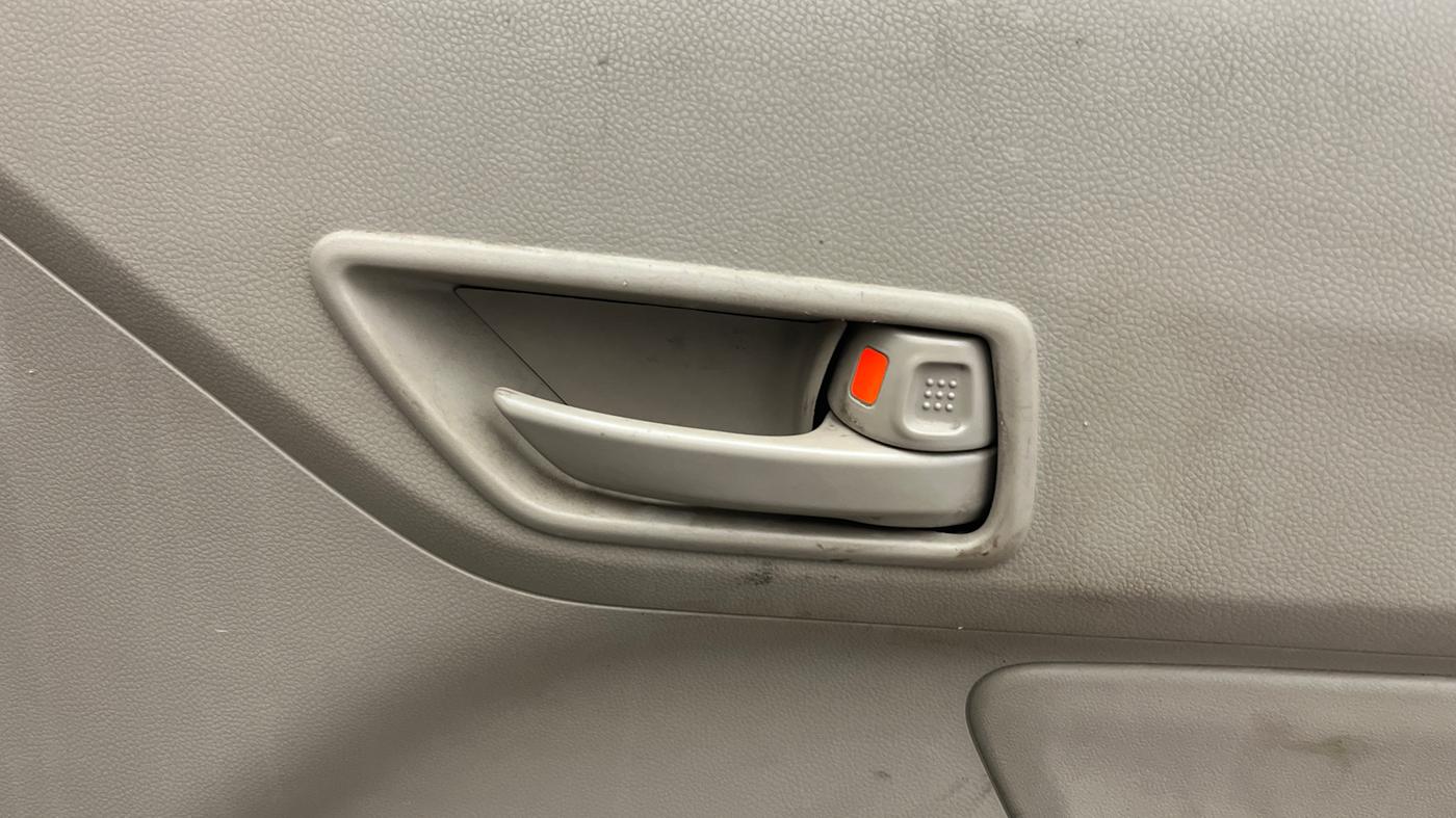 2018 Maruti Dzire LXI, Petrol, Manual, 61,718 km, Driver Side Door Panels Control