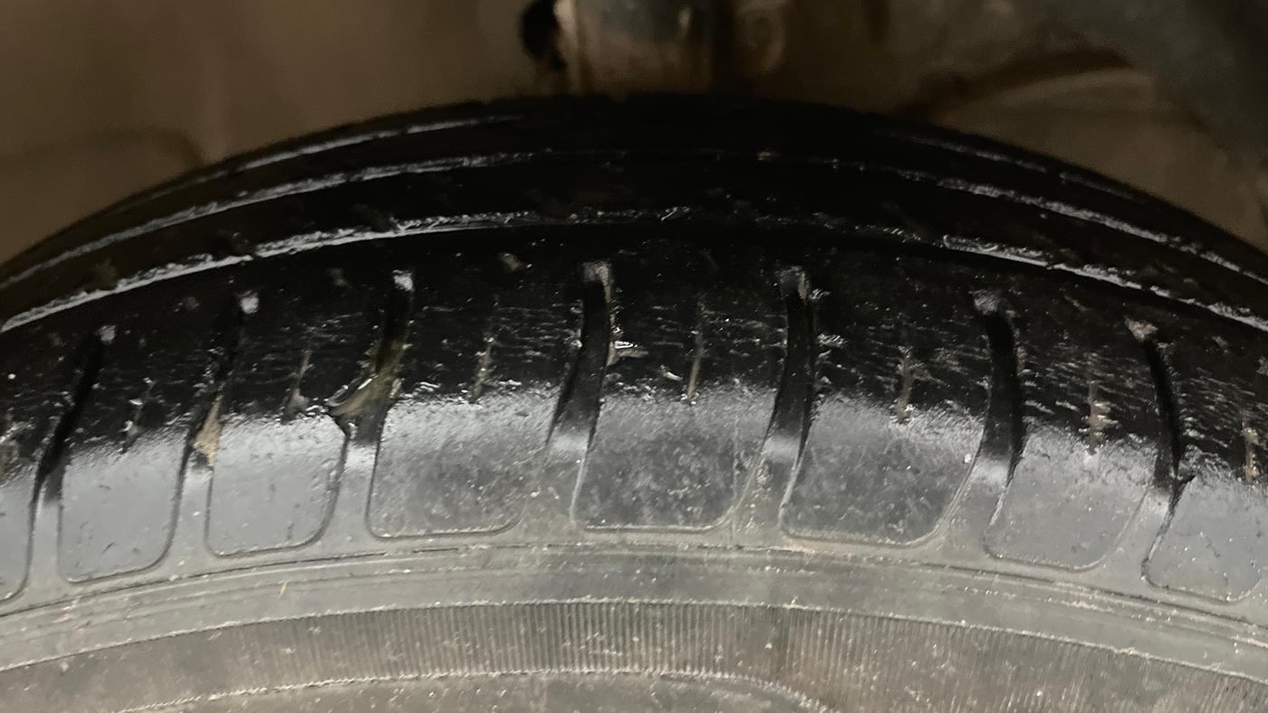 2018 Maruti Dzire LXI, Petrol, Manual, 61,718 km, Right Front Tyre Tread