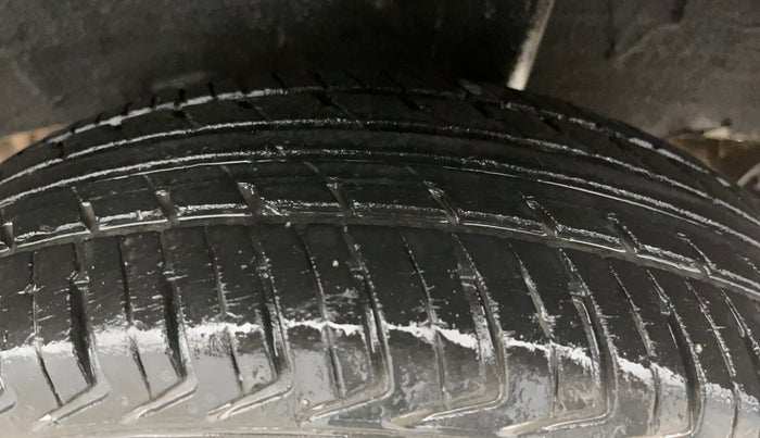 2018 Renault Kwid RXT 1.0 AMT (O), Petrol, Automatic, 24,947 km, Left Rear Tyre Tread