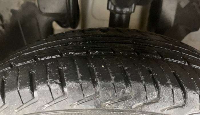 2018 Renault Kwid RXT 1.0 AMT (O), Petrol, Automatic, 24,947 km, Left Front Tyre Tread