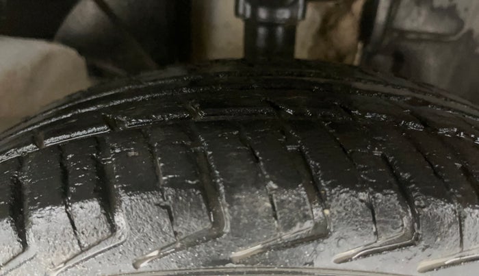 2018 Renault Kwid RXT 1.0 AMT (O), Petrol, Automatic, 24,947 km, Right Front Tyre Tread