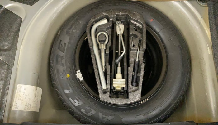 2013 Volkswagen Polo HIGHLINE1.2L, Petrol, Manual, 41,091 km, Spare Tyre