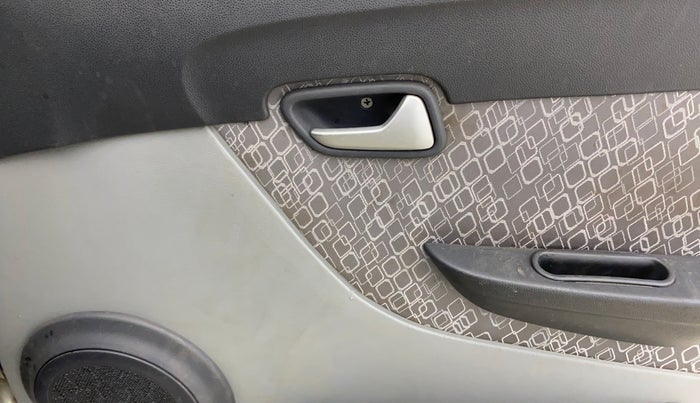 2017 Maruti Alto 800 VXI, Petrol, Manual, 63,766 km, Driver Side Door Panels Control