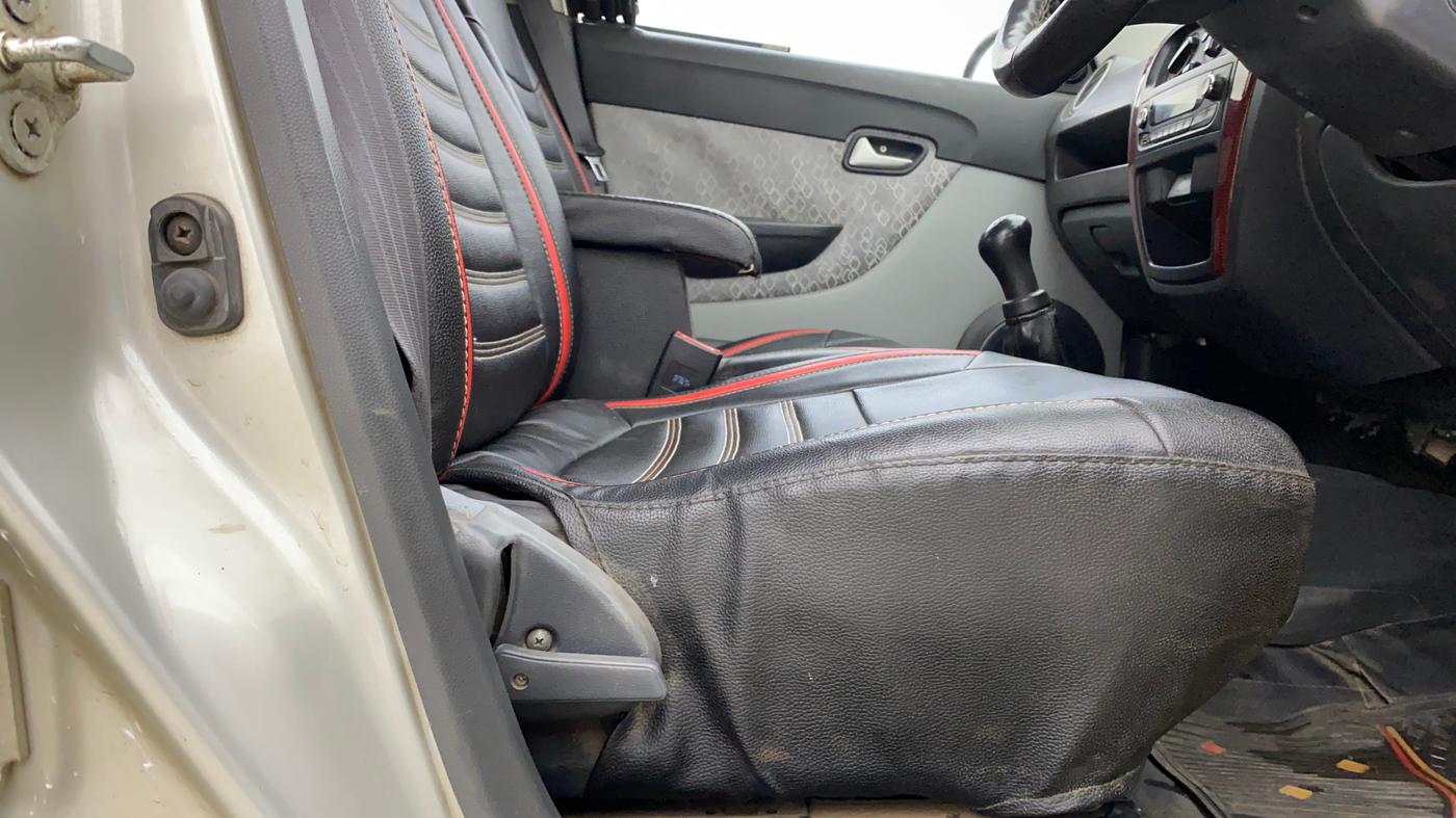 2017 Maruti Alto 800 VXI, Petrol, Manual, 63,883 km, Driver Side Adjustment Panel