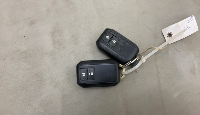 2022 Maruti XL6 ZETA AT, Petrol, Automatic, 34,482 km, Key Close Up