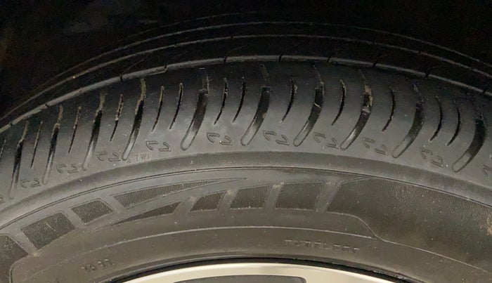 2022 Maruti XL6 ZETA AT, Petrol, Automatic, 34,482 km, Left Front Tyre Tread