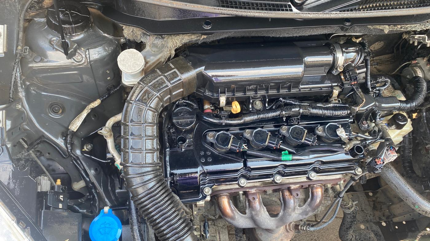 2018 Maruti Swift ZXI AMT, Petrol, Automatic, 65,567 km, Engine View - Right