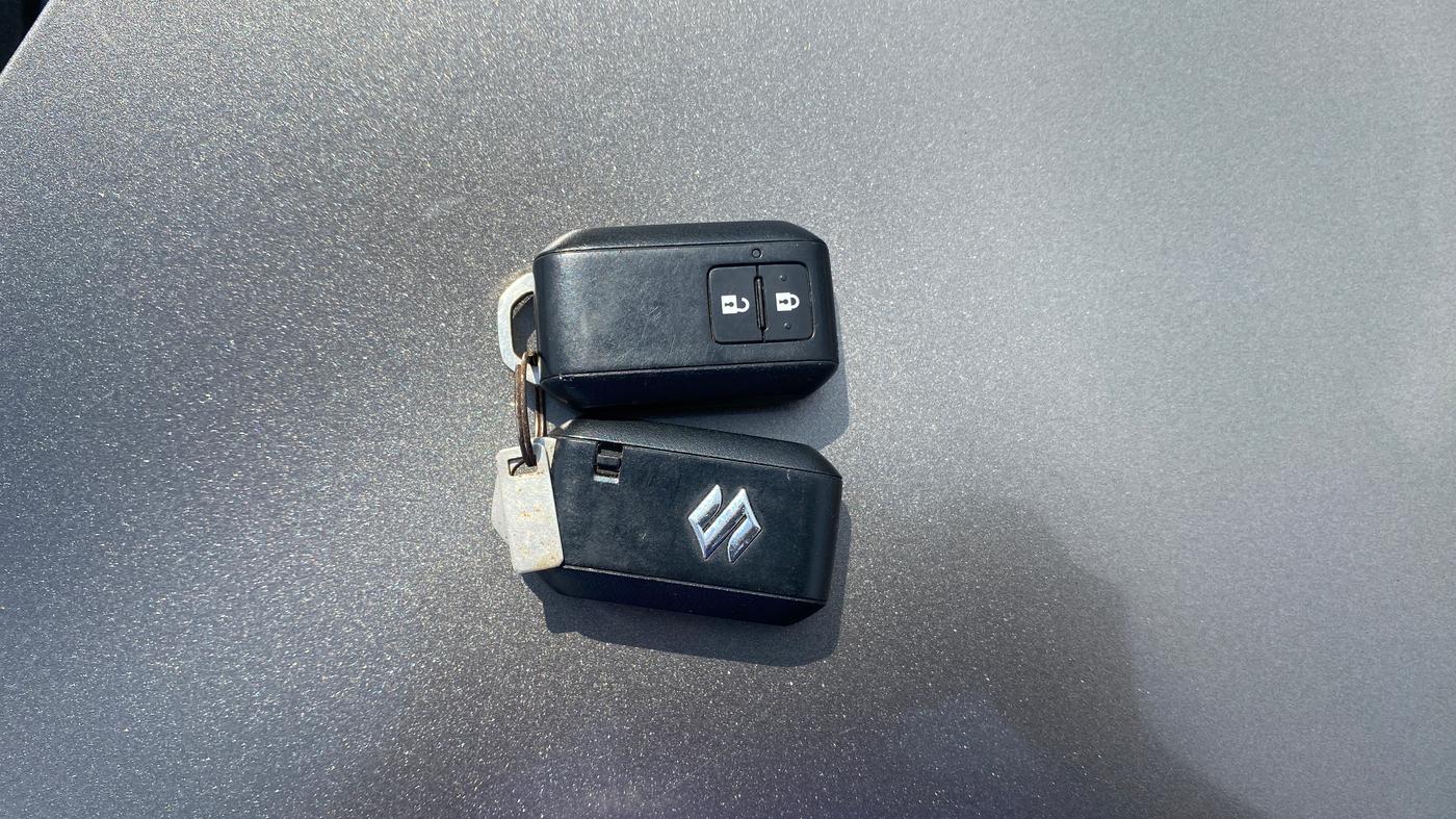 2018 Maruti Swift ZXI AMT, Petrol, Automatic, 65,567 km, Key Close Up