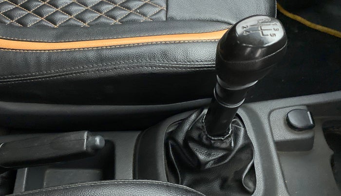 2016 Renault Kwid RXL, Petrol, Manual, 1,02,665 km, Gear Lever
